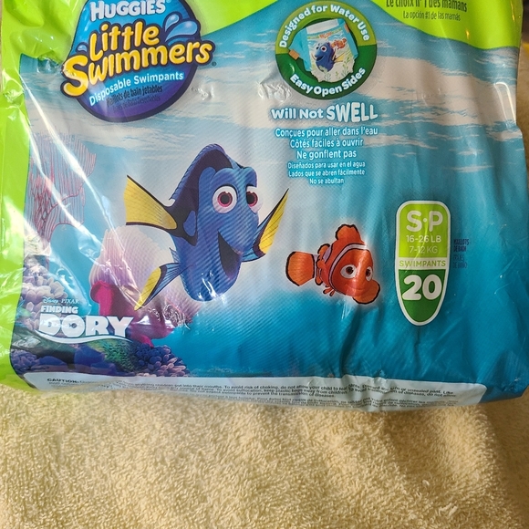 Huggies Little Swimmers Finding Dory S P 16-26 lbs NWOT 20 Count - Picture 7 of 9